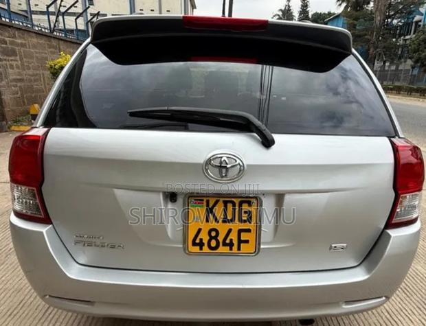 Toyota Corolla Fielder 2014 Silver