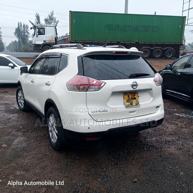 Nissan X-Trail 2014 White
