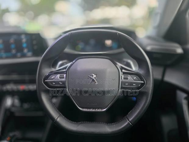 Peugeot 2008 2021 White