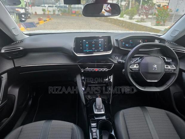 Peugeot 2008 2021 White