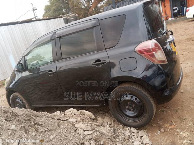 Toyota Ractis 2012 Black