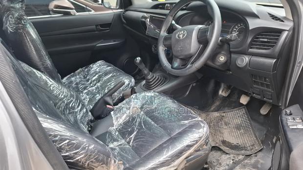 Toyota Hilux 2019 Gray