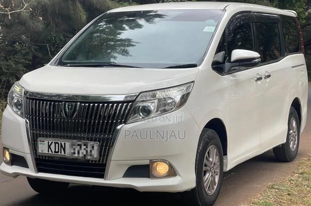 Toyota Voxy 2016