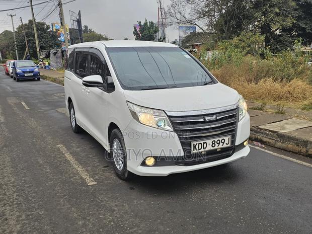 Toyota Noah 2015 White