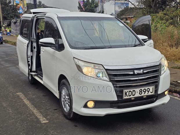 Toyota Noah 2015 White