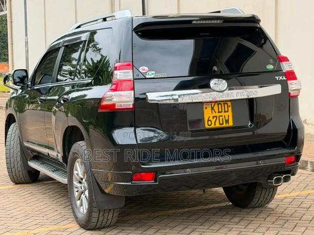 Toyota Land Cruiser Prado 2.8 2017 Black