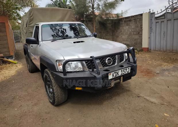 Nissan Hardbody 2016 Gray