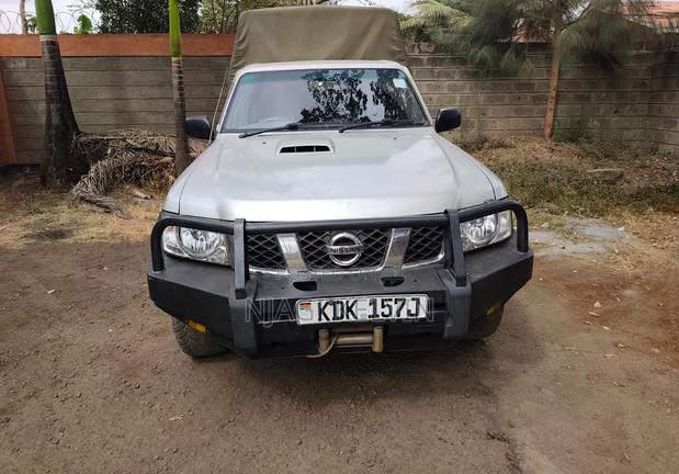 Nissan Hardbody 2016 Gray