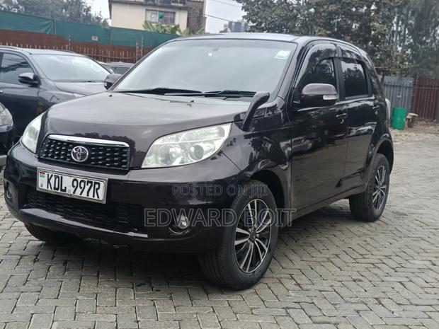 Toyota Rush 2015 Maroon
