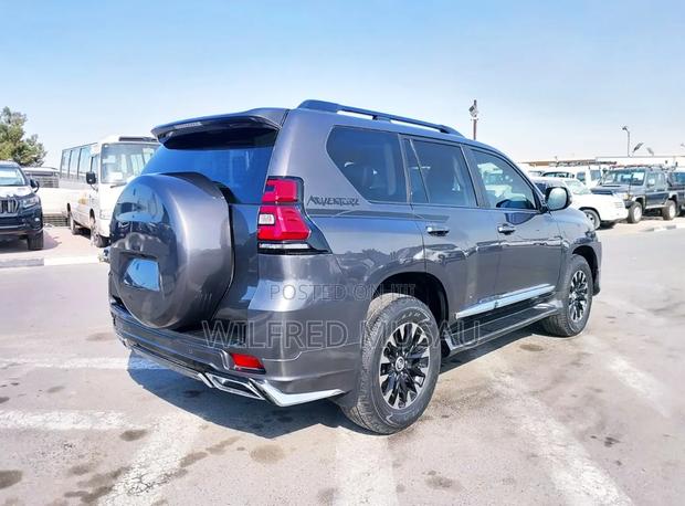 Toyota Land Cruiser Prado 2020 Gray