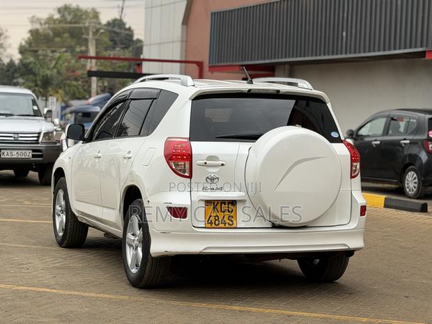 Toyota RAV4 2008 White