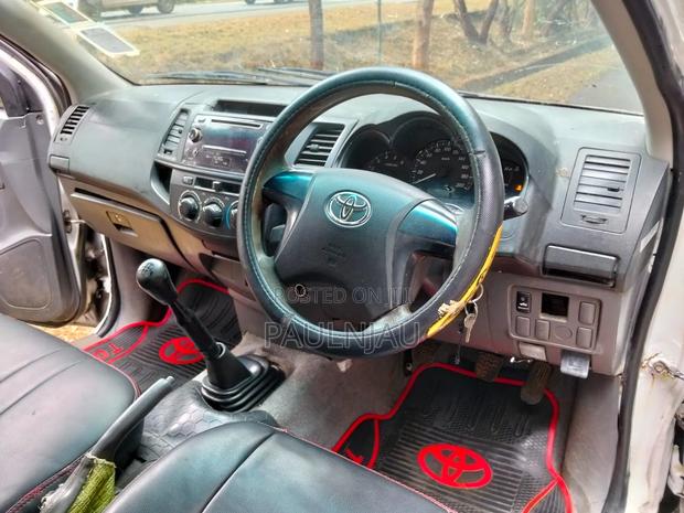 Toyota Hilux 2014