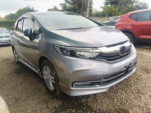 Honda Fit Shuttle 2020 Silver