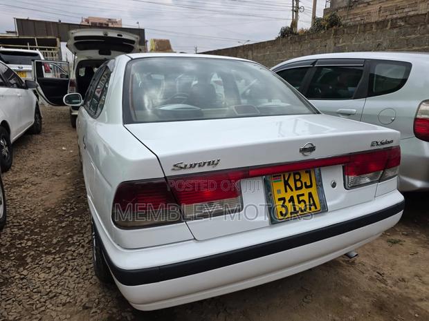 Nissan FB15 2003 White