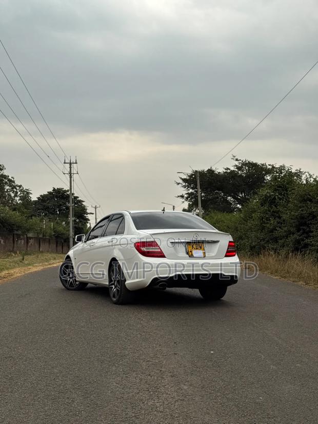Mercedes-Benz C200 2012 White