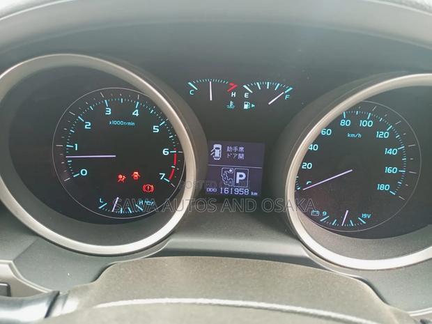 Toyota Land Cruiser 2011 White