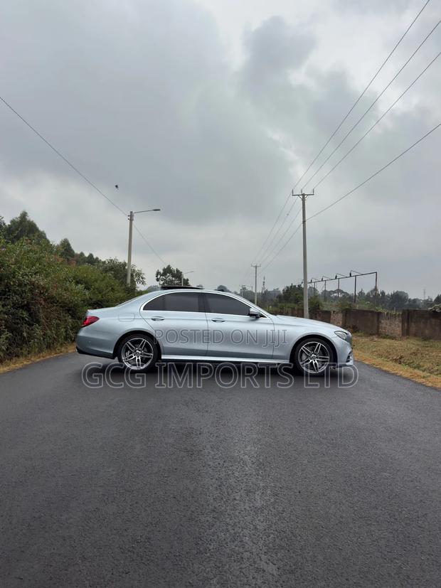 Mercedes-Benz E220 2018 Silver