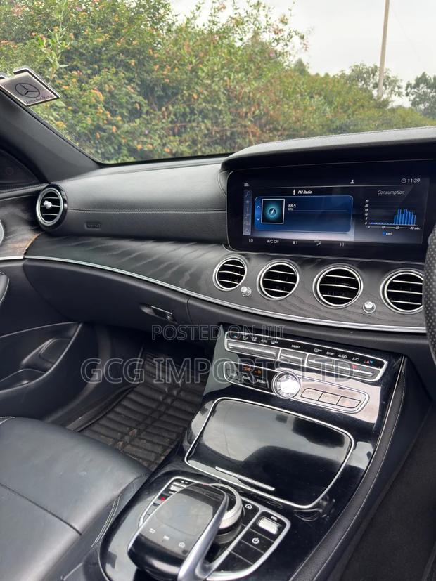 Mercedes-Benz E220 2018 Silver