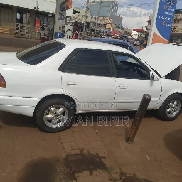 Toyota Corolla 1998 White