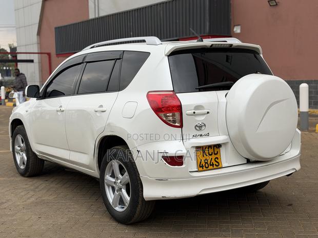 Toyota RAV4 2.4 2008 White