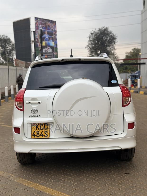 Toyota RAV4 2.4 2008 White