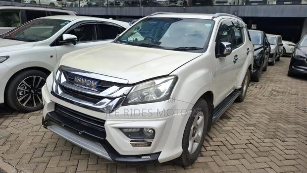 Isuzu MU-X 2015 White