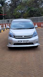 Toyota ISIS 2010 Silver for sale