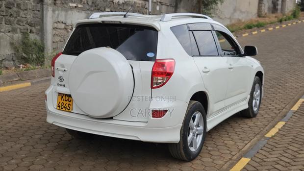Toyota RAV4 2009 White