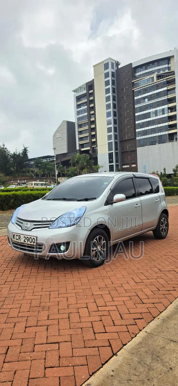 Nissan Note 2011 Silver