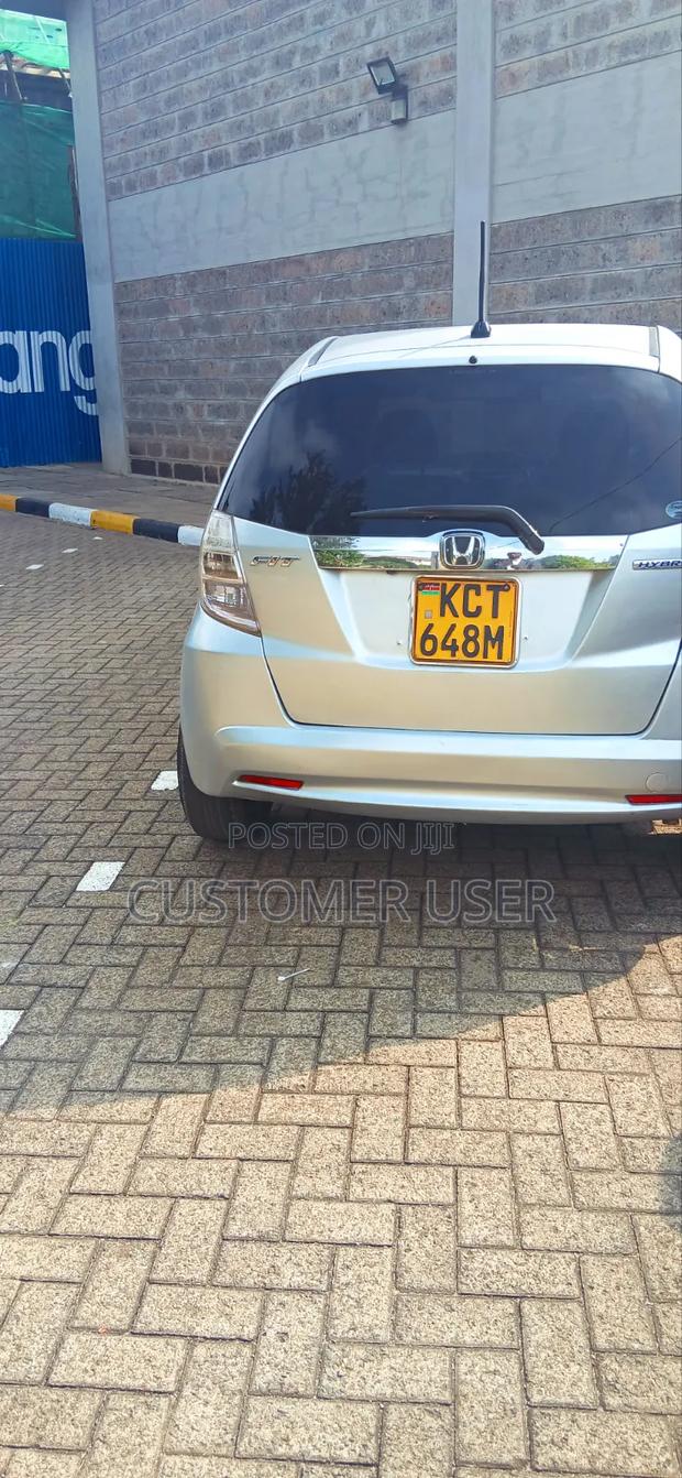 Honda Fit Automatic 2011 Silver