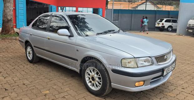 Nissan Sunny 2002 Silver
