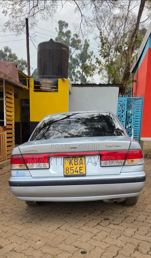 Nissan Sunny 2002 Silver