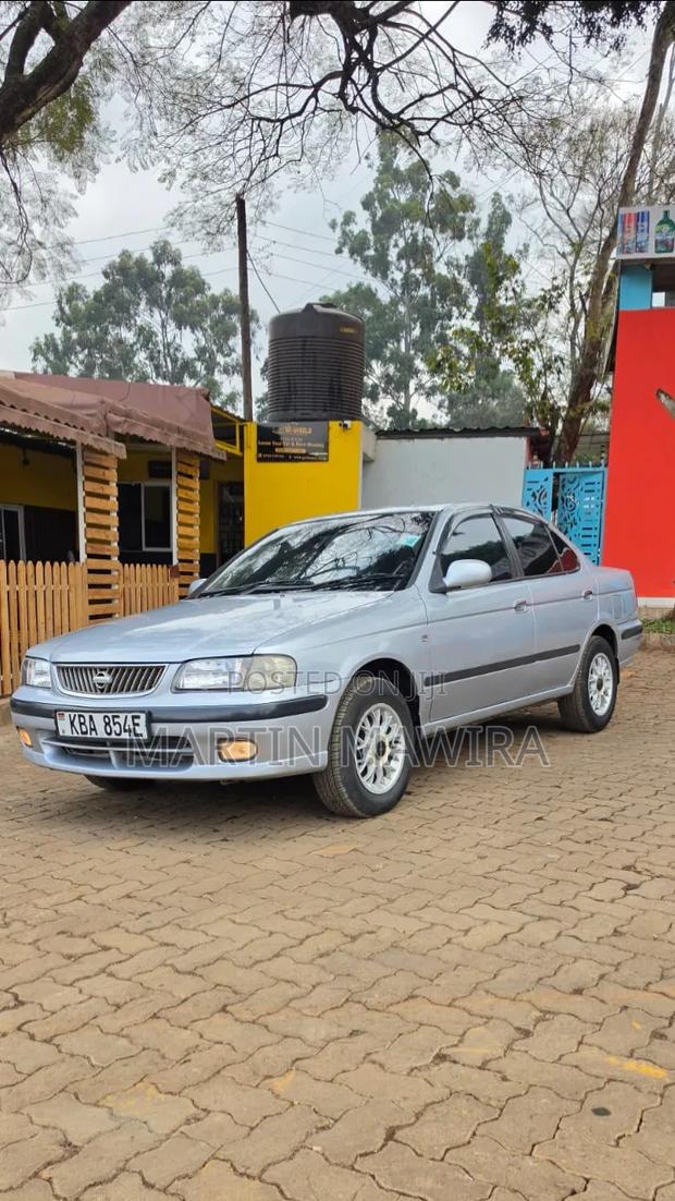 Nissan Sunny 2002 Silver