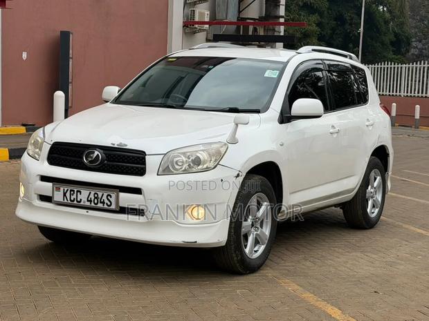Toyota RAV4 2008 White