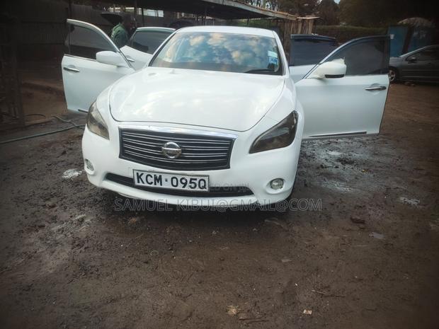 Nissan Fuga 2010 White