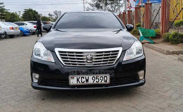 Toyota Crown 2013 Black