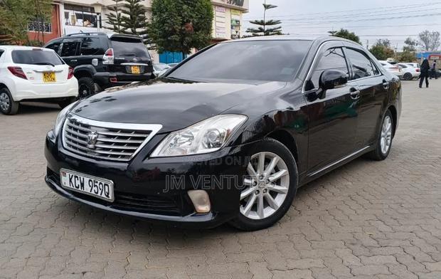 Toyota Crown 2013 Black