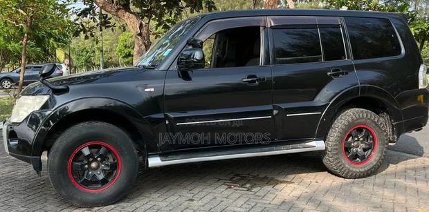 Mitsubishi Pajero 2010 Black