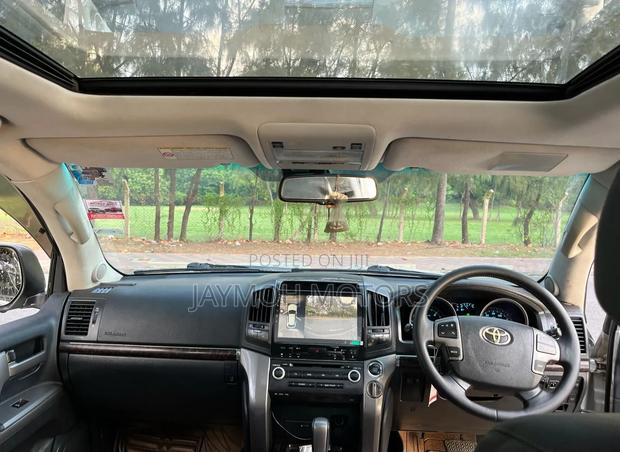 Toyota Land Cruiser 2014