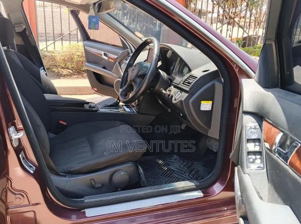 Mercedes-Benz C200 2009 Burgundy