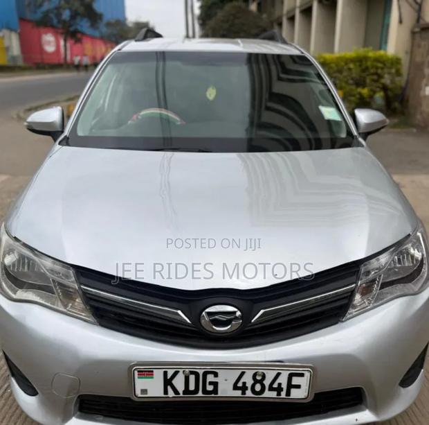 Toyota Corolla Fielder 2014