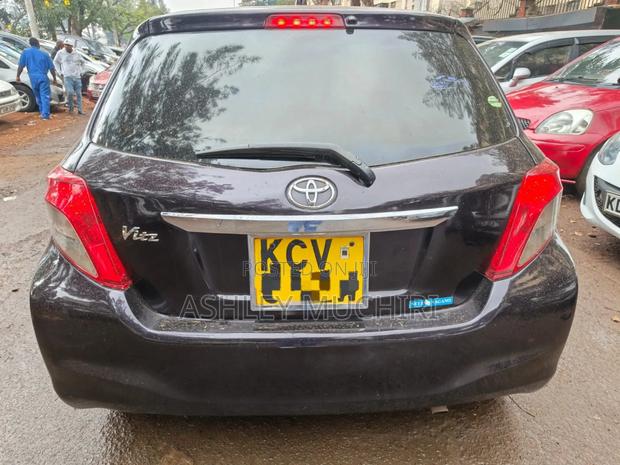 Toyota Vitz 2012 Maroon