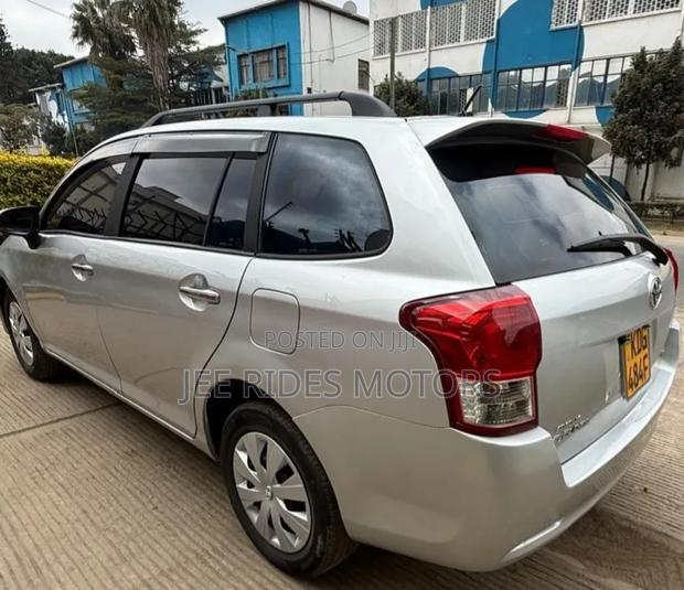 Toyota Corolla Fielder 2014