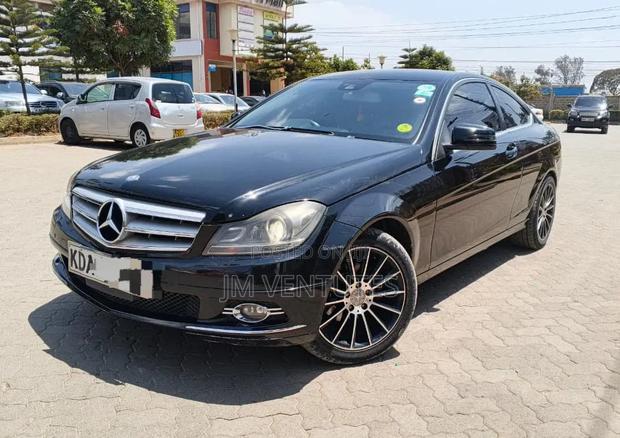 Mercedes-Benz C200 2013 Black
