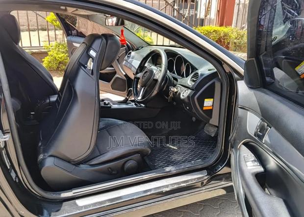 Mercedes-Benz C200 2013 Black