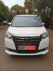 Toyota Noah 2015 White for sale