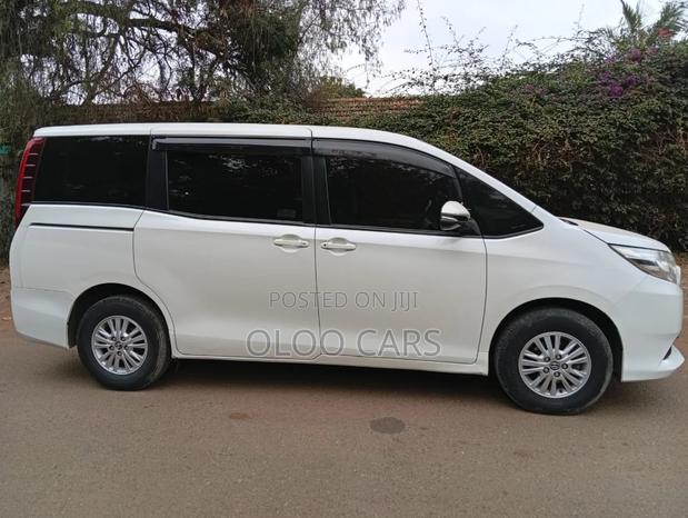 Toyota Noah 2015 White