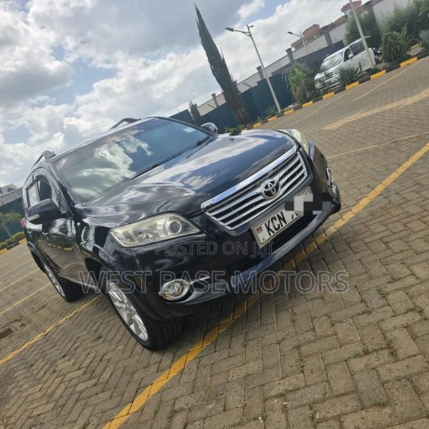 Toyota Vanguard 2010 Black
