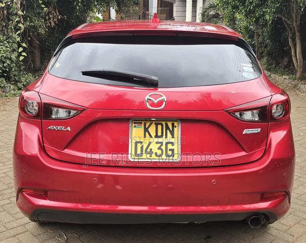 Mazda Axela 2017 Red