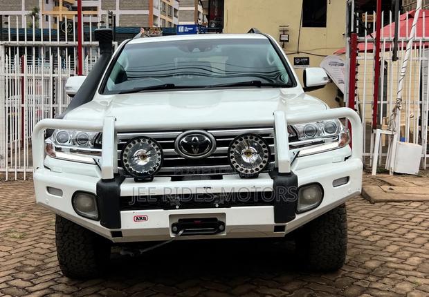 Toyota Land Cruiser 2019 Pearl